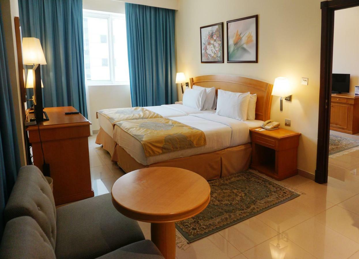 Aparthotel Golden Tulip Sharjah Exterior foto