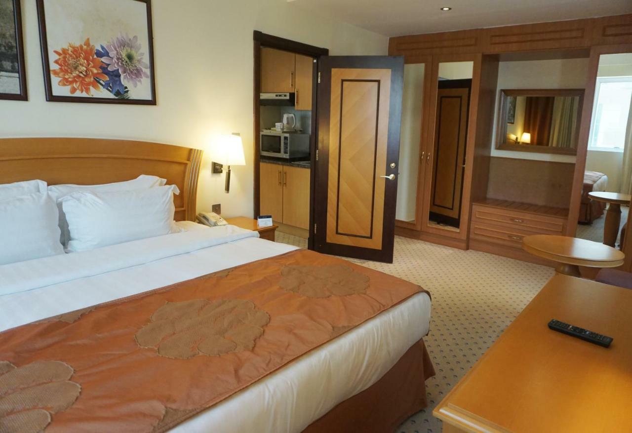 Aparthotel Golden Tulip Sharjah Exterior foto