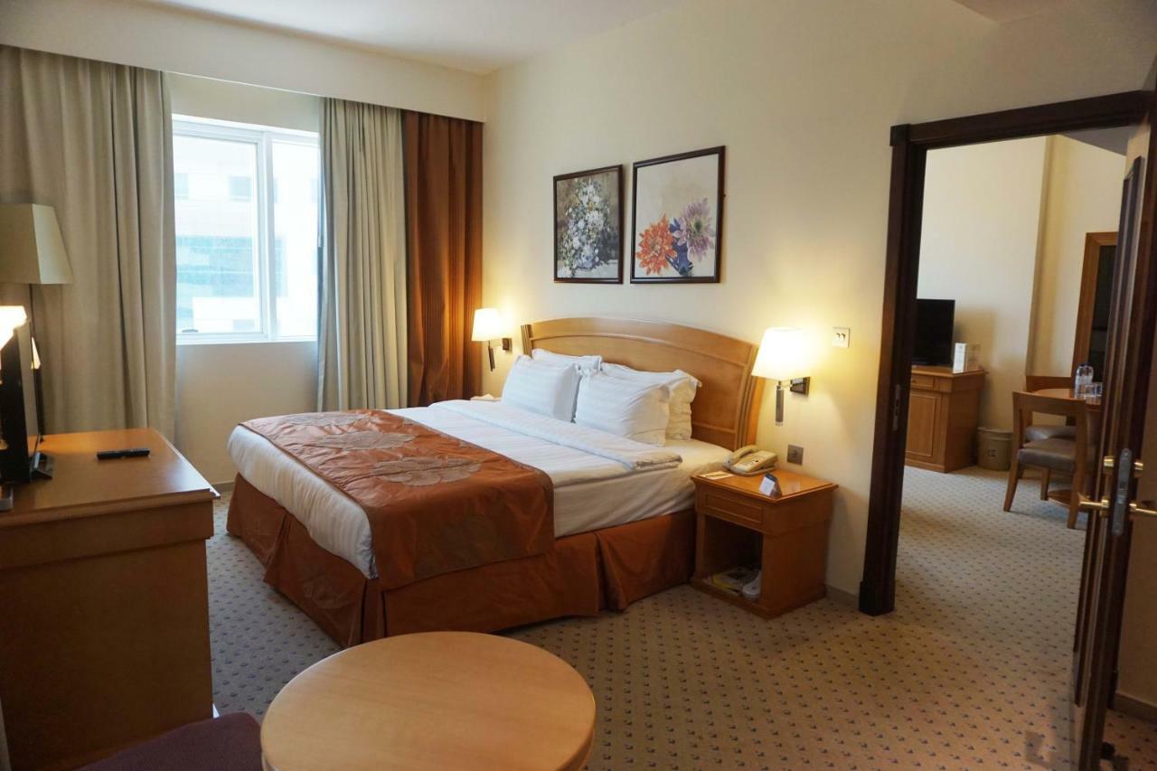 Aparthotel Golden Tulip Sharjah Exterior foto